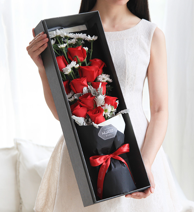 浪漫告白--卡罗拉红玫瑰11枝、白色小雏菊4枝